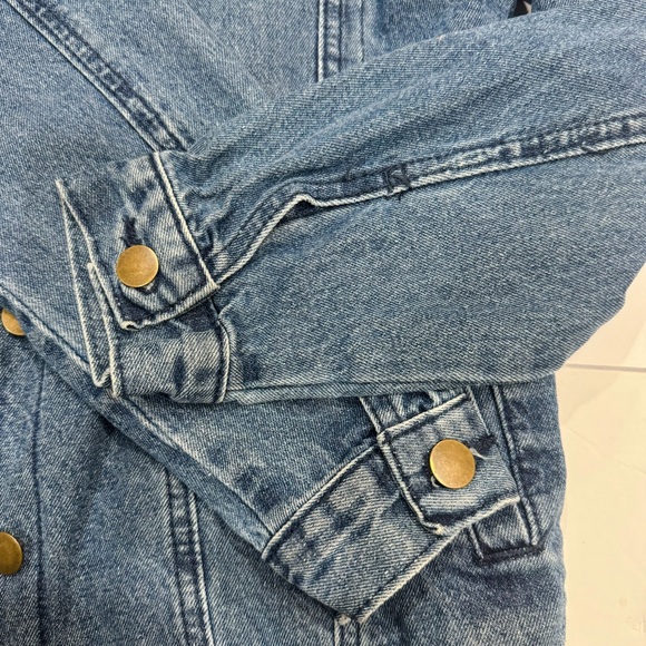 Forever 21 sherpa lined denim jacket ❤️ - Picture 5 of 6